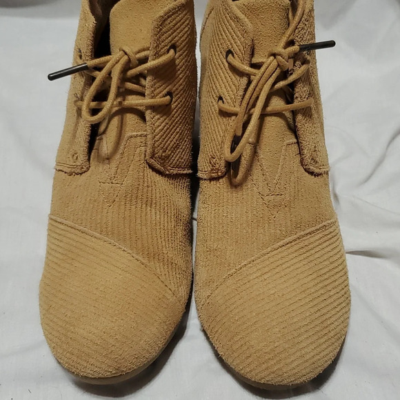 Toms textured suede tan wedge heeled booties - Picture 2 of 9